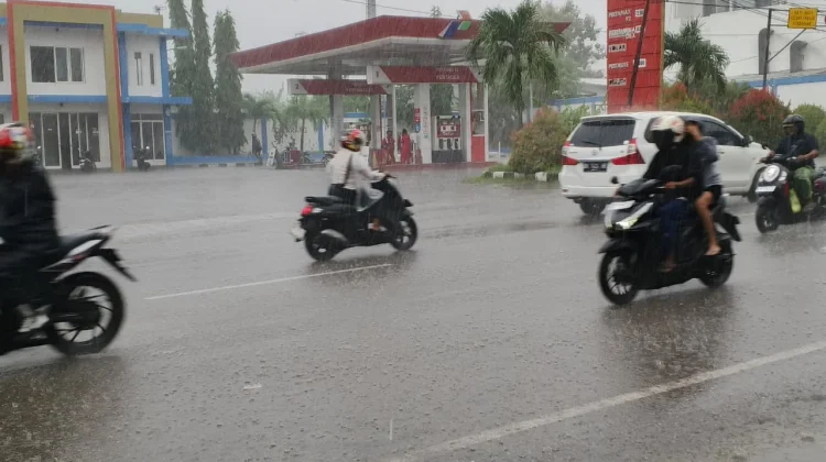 BMKG Ingatkan Waspada Hujan Lebat NTT Tiga Hari
