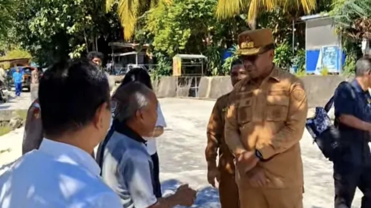Wagub NTT Tinjau Jalan Rusak di Rote