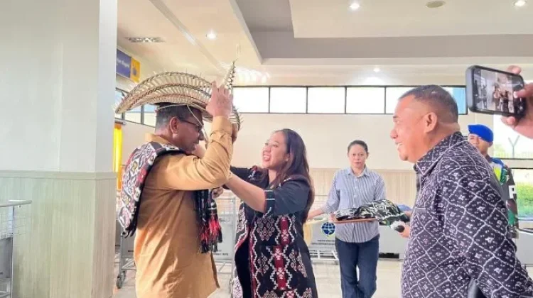 Wabup Rote Ndao Sambut Kedatangan Wagub NTT