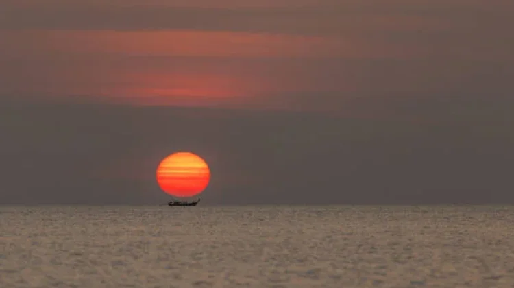 Cara Sederhana Menikmati Matahari Terbenam (Sunset)