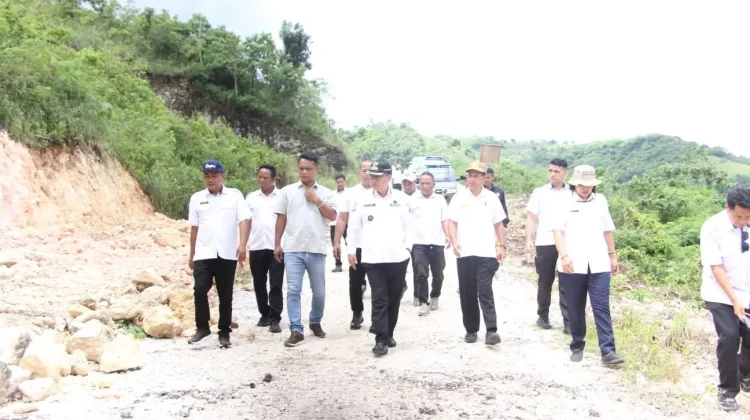 Bupati Sumba Barat Tinjau Infrastruktur dan Pelayanan Publik