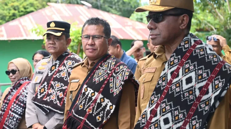 Wagub NTT Apresiasi Panen Raya Jagung Desa Pantulan