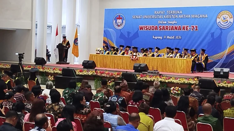 Universitas Kristen Artha Wacana Wisuda 464 Sarjana