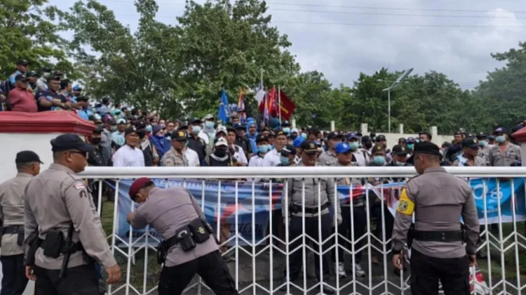 Jaksa Tuntut EFM Tiga Tahun Penjara