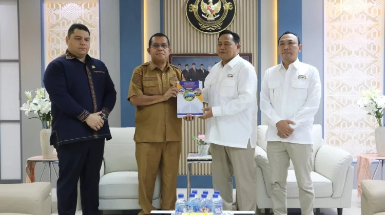 Gubernur Melki Serahkan LKPD Provinsi T.A. 2025 ke BPK RI Perwakilan NTT