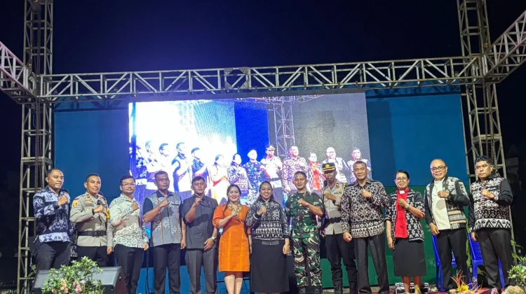 Wakil Bupati Resmi Buka Rangkaian Expo UMKM dan Pameran Pembangunan HUT Rote Ndao