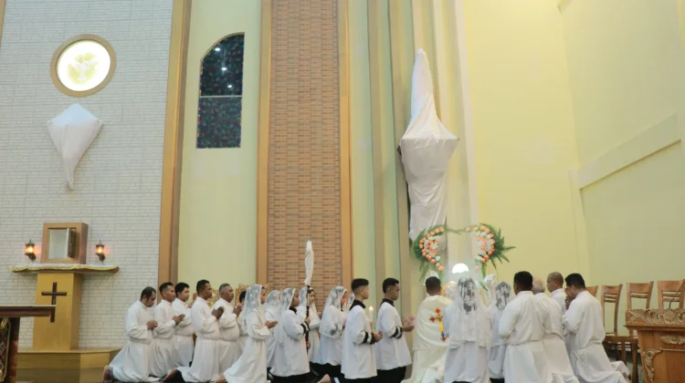 Umat Katolik Kupang Hayati Makna Trihari Suci dalam Perayaan Kamis Putih