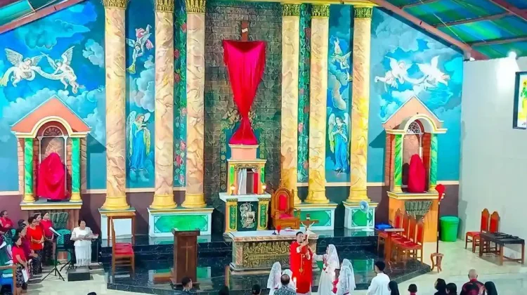 Umat Katolik Rote Ndao Kenang Wafat Yesus Kristus