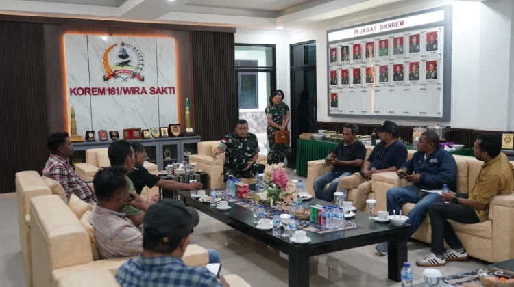 Danrem 161/Wira Sakti Gelar Coffee Morning Bersama Insan Pers