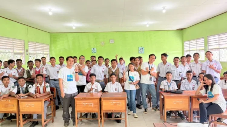 PLN Temani Siswa SMKN 2 Soe Meraih Masa Depan