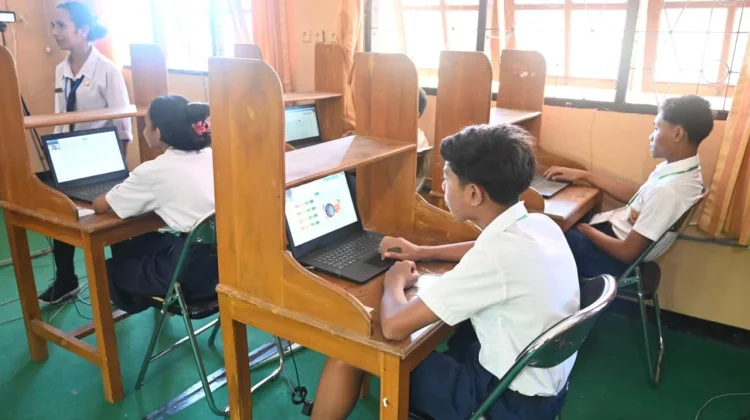 Bupati Kupang Pantau TKA, Dorong Mutu Pendidikan Siswa