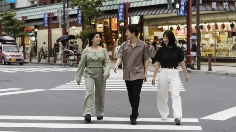 Rahasia Jalan Kaki Orang Jepang Bikin Awet Muda