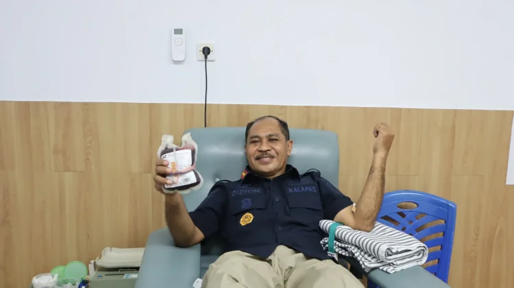 Lapas Waingapu Gelar Donor Darah dalam Rangka Hari Bhakti Pemasyarakatan ke-62