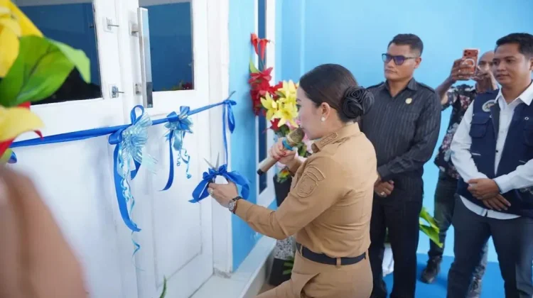 Bupati SBD Resmi Luncurkan MBG di Wee Rena, Tekan Stunting
