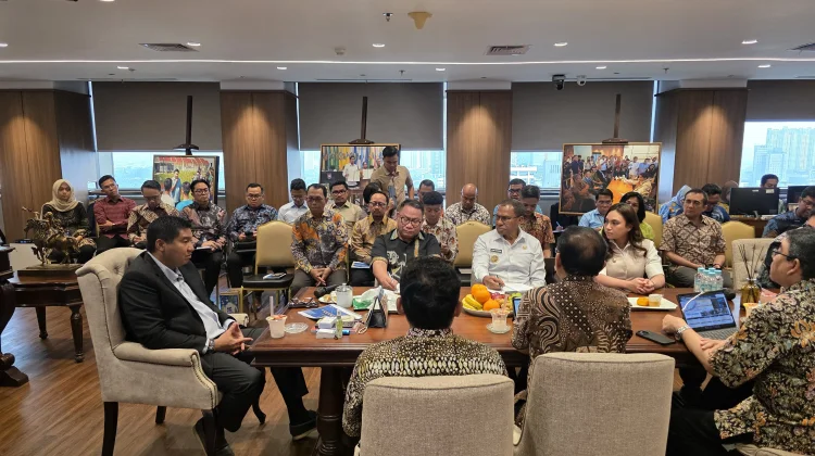 Wagub Johni Asadoma Lobi Menteri Perumahan, NTT Dapat 11.000 Unit Rumah