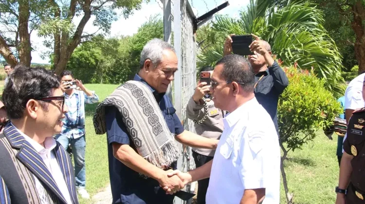 Pemprov NTT Sambut Kedatangan Anggota DPR RI di Bandara El Tari