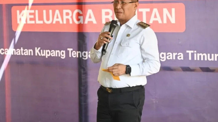 Bupati Kupang Hadiri Kick Off Renovasi Rumah Warga Rentan