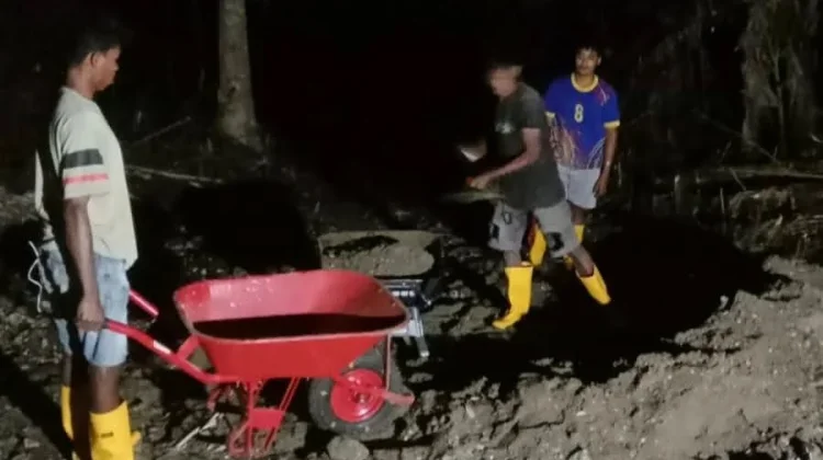 Kerja Malam Percepat Pembangunan Jembatan Perintis Garuda