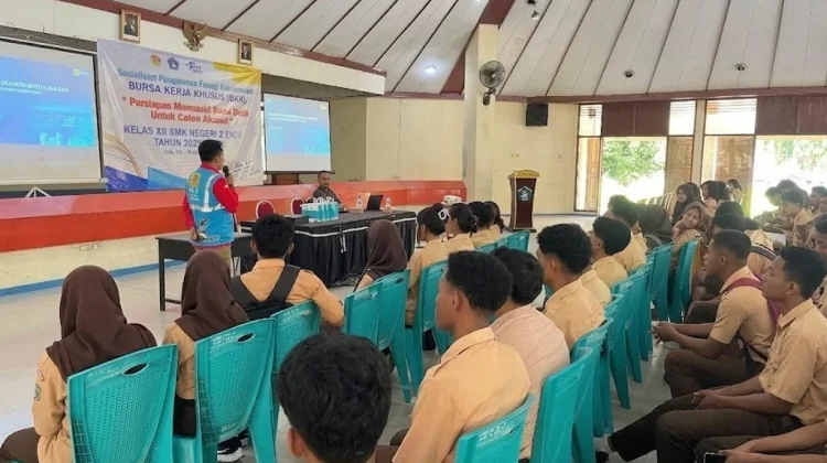 PLN Bekali Siswa SMKN 2 Ende Bursa Efek Khusus menuju Dunia Kerja