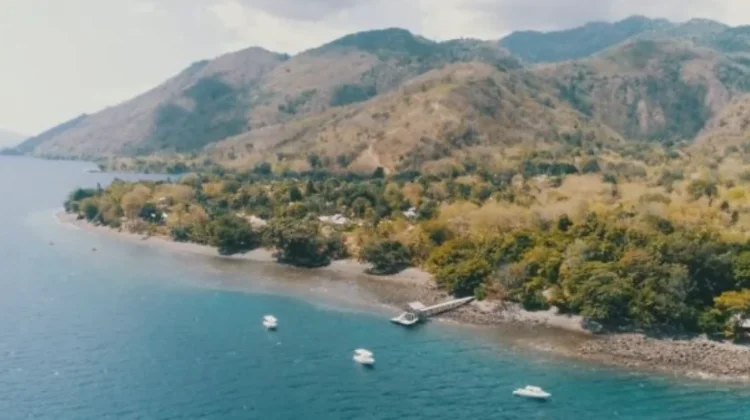 Pesona Pantai Wolwal Destinasi Wisata Bahari Pulau Alor