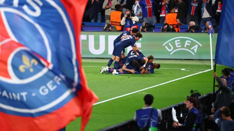 PSG Tumbangkan Bayern 5-4 dalam Drama Sembilan Gol