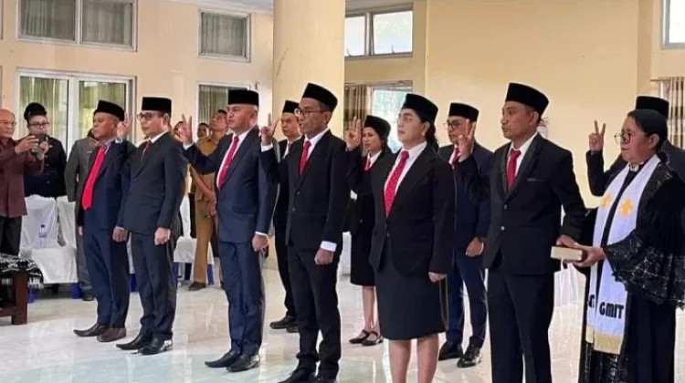 Bupati Rote Ndao Lantik Sembilan Pejabat Pimpinan Tinggi Pratama