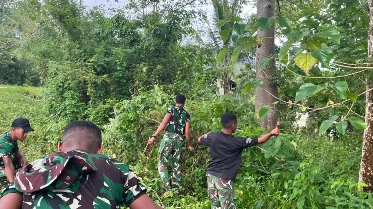 Satgas TMMD Lakukan Pembersihan Jalan Desa  Umbu Wango Sumba Barat