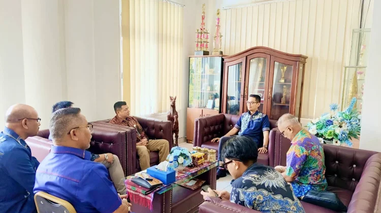 Wabup Sumba Timur dan ASDP Bahas Penguatan Konektivitas