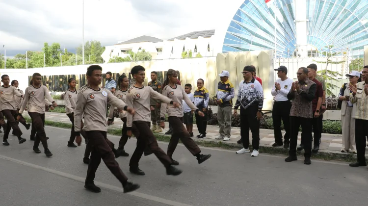 Meriahkan Hardiknas lewat Lomba Gerak Jalan Indah, Pemprov Dukung Program PGRI