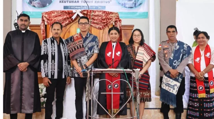 Wakil Bupati Sumba Timur Hadiri Pemekaran Jemaat GKS Payeti Cabang Kalu
