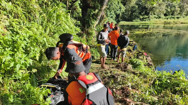 Main Rakit Bambu, Bocah 12 Tahun Hilang di Danau Rana Mese