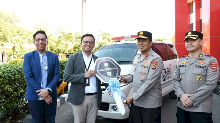 Dukung Kesehatan Masyarakat, BRI Berikan Bantuan 1 Unit Ambulance ke Polda NTT