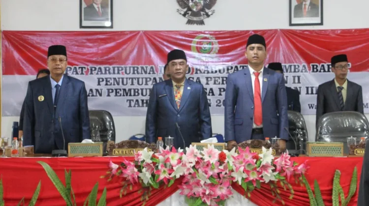Bupati Sumba Barat Hadiri Paripurna DPRD Sidang 2025/2026