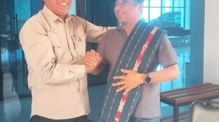 Wabup Sumba Barat Minta Peningkatan Fasilitas Keselamatan Berlalulintasl