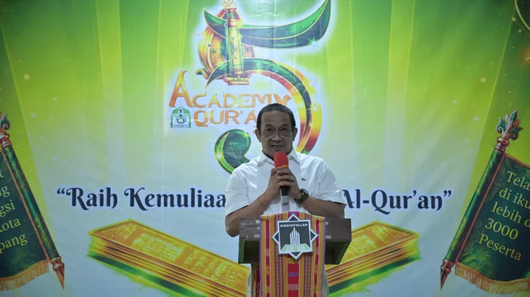 Menguatkan Cinta Al-Qur’an  Membangun Generasi Berakhlak Mulia