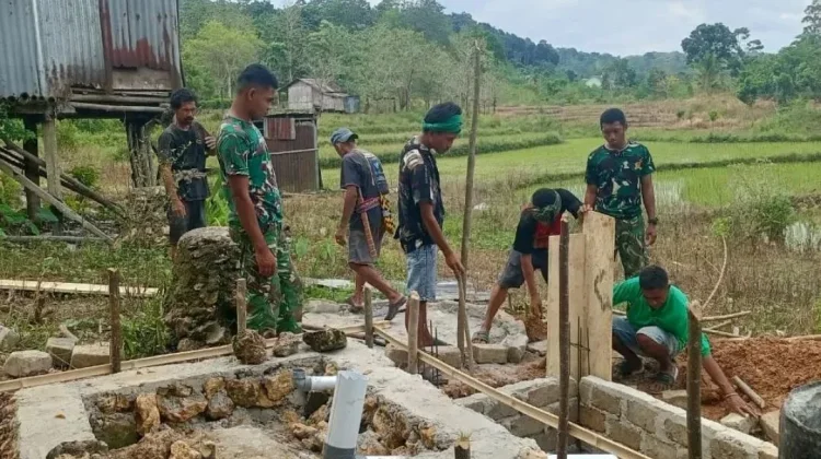 Satgas TMMD Kodim SBD Bangun Fasilitas MCK Warga Umbu Wangu