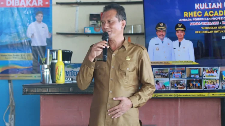Sekda Sumba Timur Buka PKKMB RHEC Academy Internasional 2026