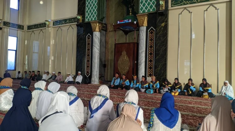 Lima Belas Jamaah Haji Sumba Barat Resmi Diberangkatkan