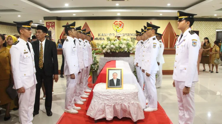 Pemprov NTT Gelar Upacara Kedinasan Pelepasan Jenazah Almarhum  Alexander Koroh