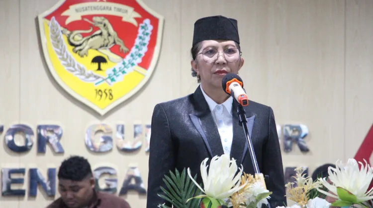 Pemerintah  NTT Melepas Jenazah Almarhum  Alexander Berthianus Koroh