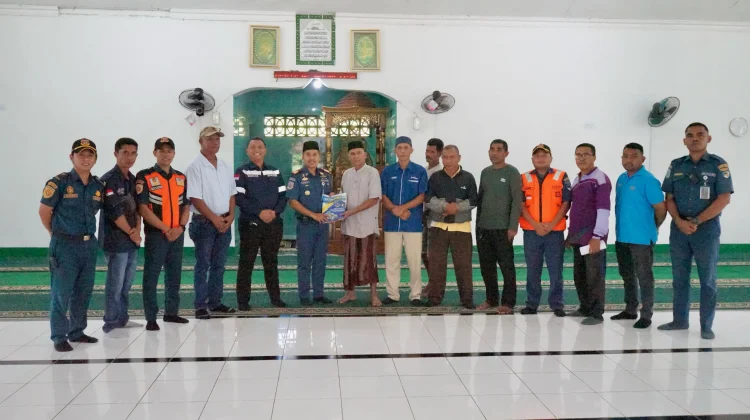 Forum Pelabuhan Waingapu Salurkan Kurban Perkuat Solidaritas Sosial Masyarakat