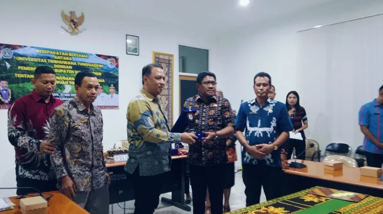 Penandatanganan Perpanjangan MoU antara UNITRI Malang dan Pemkab Sumba Timur
