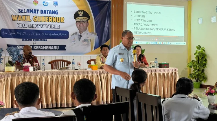Wagub NTT Minta Siswa-siswi SMA Negeri 2 Kefamenanu Asah Skil Bahasa Inggris