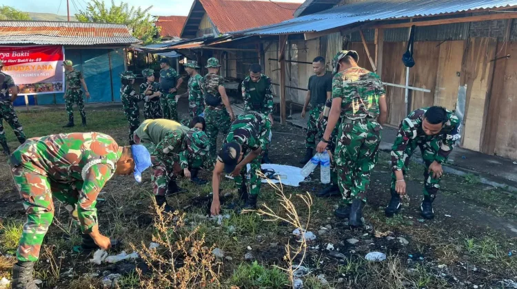 Sambut Hari Bakti ke-69 Kodam IX/Udayana, Kodim 1601/Sumba Timur Bersihkan Pasar