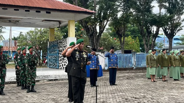 Dandim 1601/Sumba Timur Pimpin Ziarah Rombongan di TMP Umbu Ndawa Kareuk