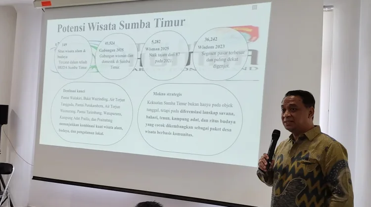 Rektor UNITRI Dorong Desa Wisata Unggul di Sumba Timur