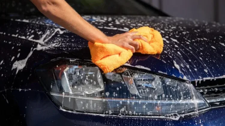 Kebiasaan Jarang Cuci Mobil Bisa Picu Kerusakan