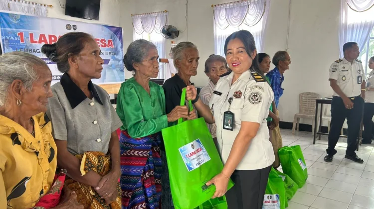 Lapas Ba'a Salurkan Bantuan untuk Warga Desa Persiapan Fia Fangga