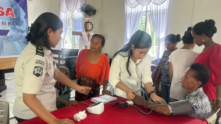 Pemeriksaan Kesehatan Gratis Warnai Program Bakti Sosial Lapas Ba'a