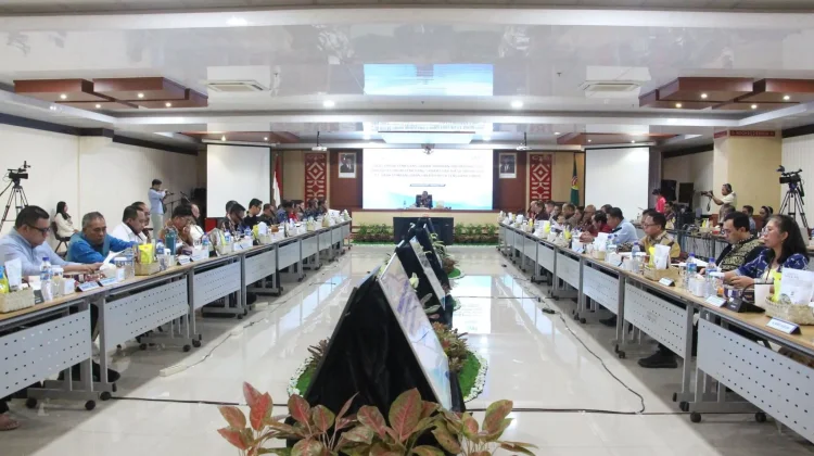 Wabup Sumba Barat Hadiri RUPS Transformasi Bank NTT